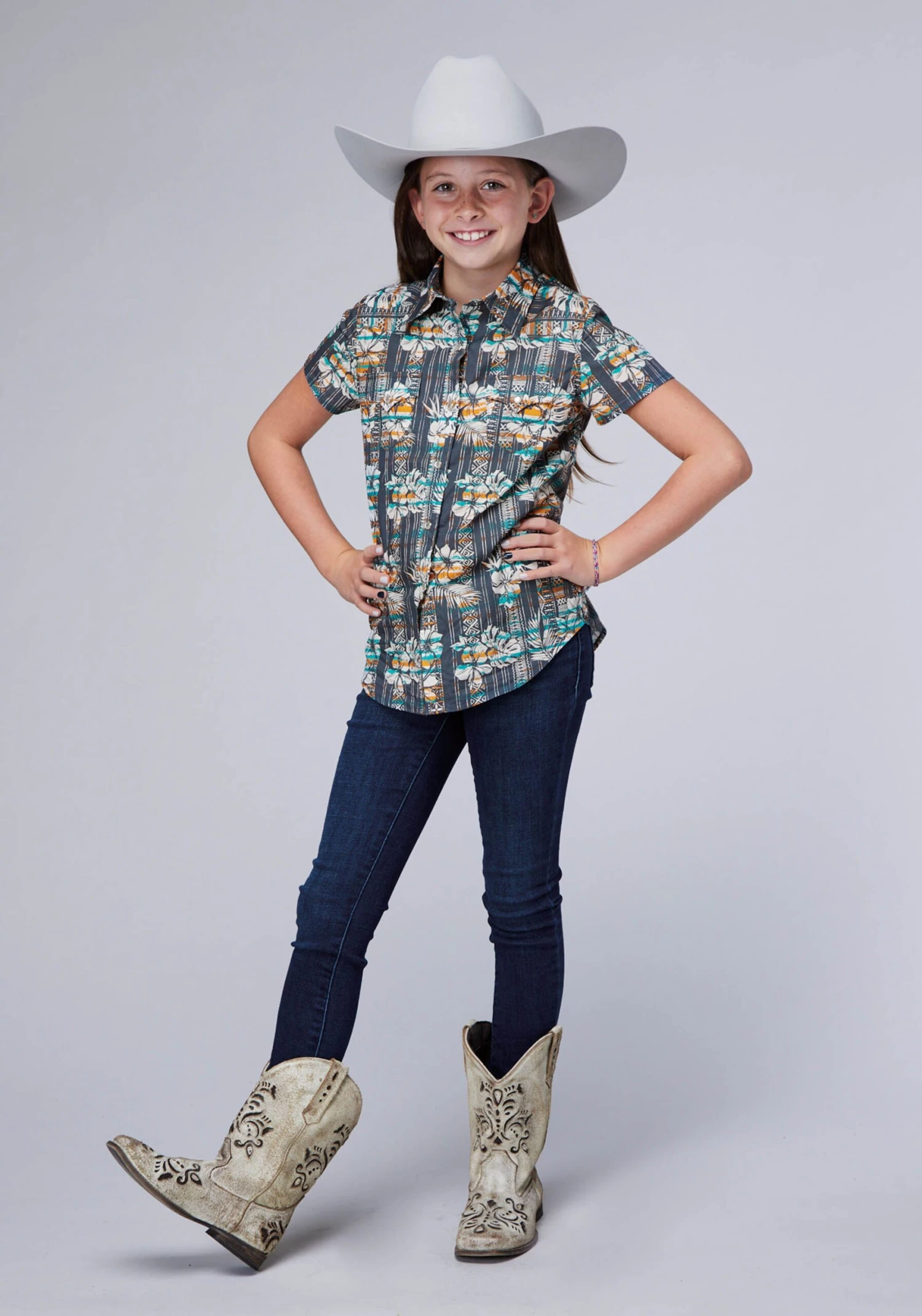 Girl's Roper Short Sleeve Western Shirt 5 Girl's Roper Short Sleeve Western Shirt - Image 3